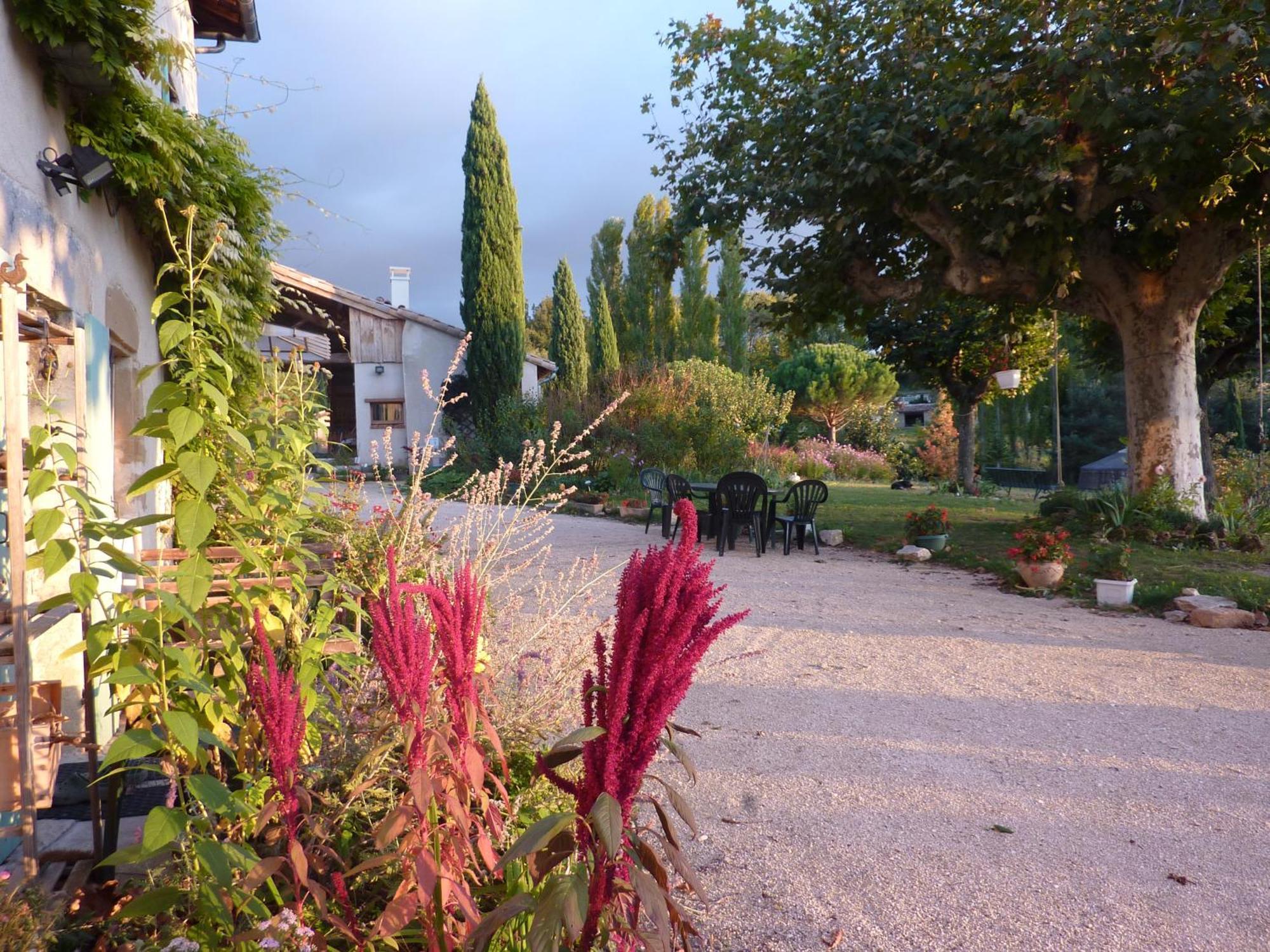 Chabeuil La Source, Vegetarian Guest House מראה חיצוני תמונה